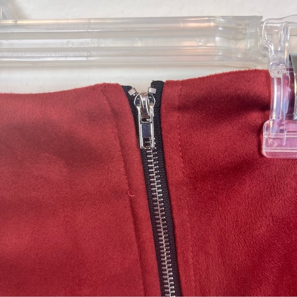 Hem & Thread mini-skirt in burnt red soft microfiber suede-Medium-NWT - Picture 2 of 10